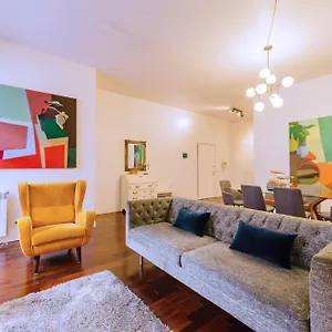 chiado-2-bedroom-elegant-apartment.hotels-lisbon-portugal.com/
